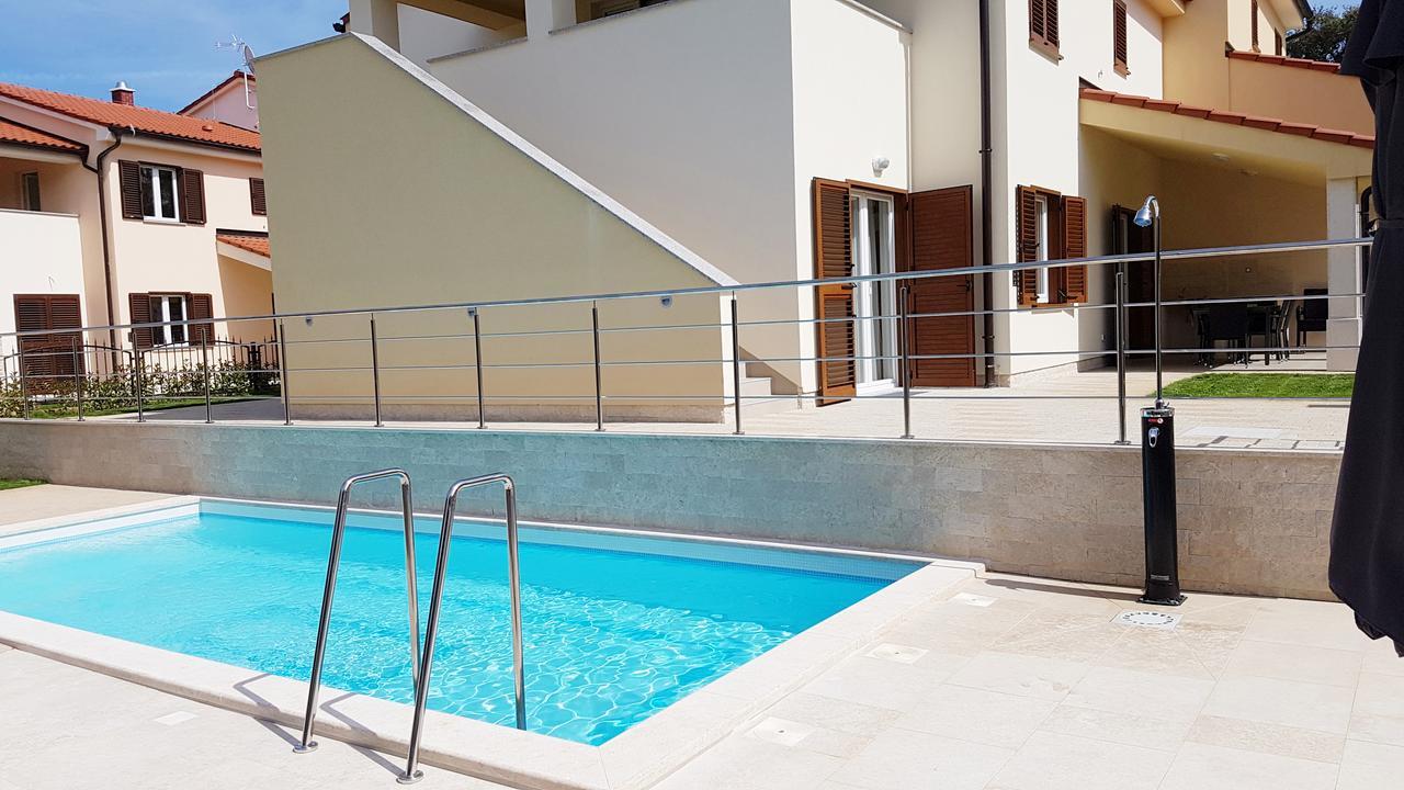 Villas Simag Banjole Buitenkant foto