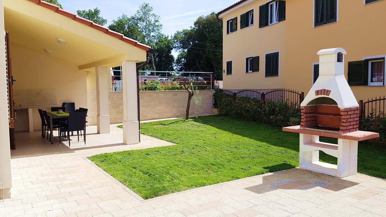 Villas Simag Banjole Buitenkant foto