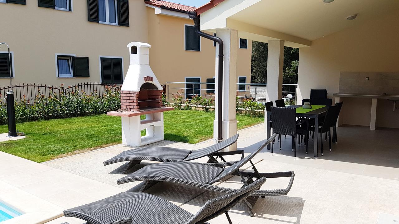 Villas Simag Banjole Buitenkant foto