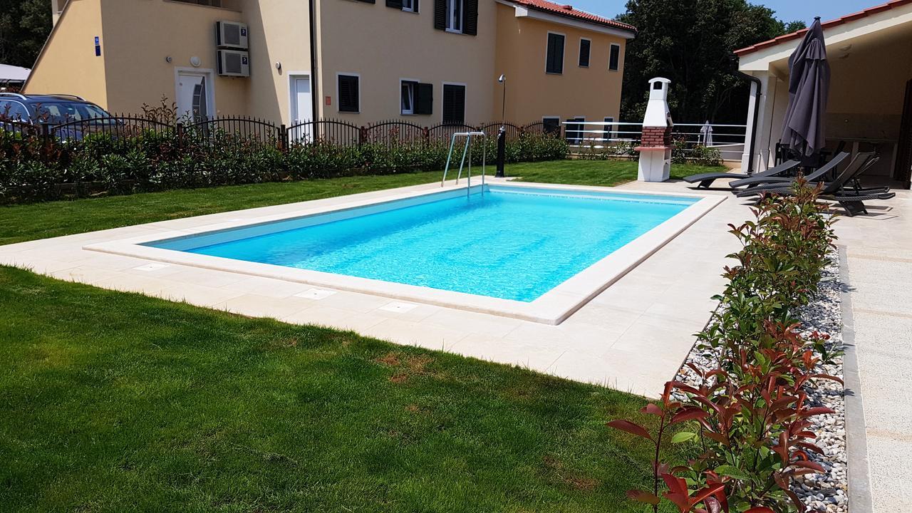 Villas Simag Banjole Buitenkant foto